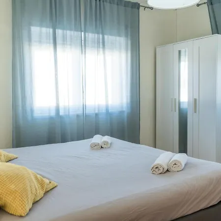 Avenue * Феррел